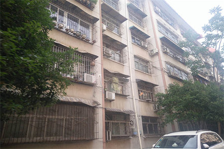 明诚园小区南组团3室2厅1卫90㎡